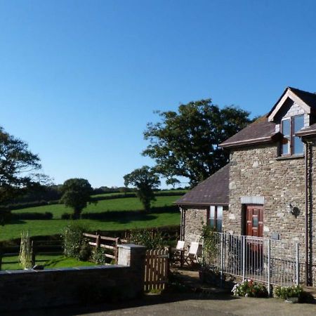 Beudy Bach Villa Lampeter Luaran gambar