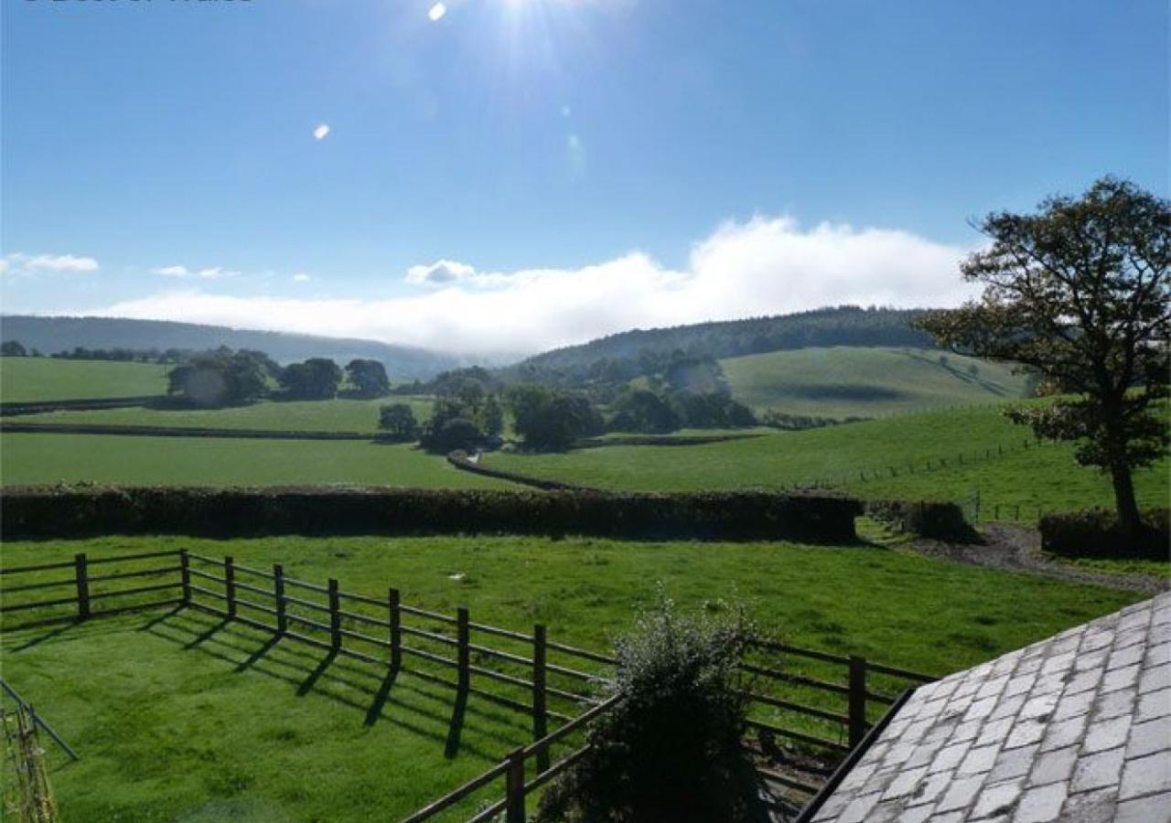 Beudy Bach Villa Lampeter Luaran gambar
