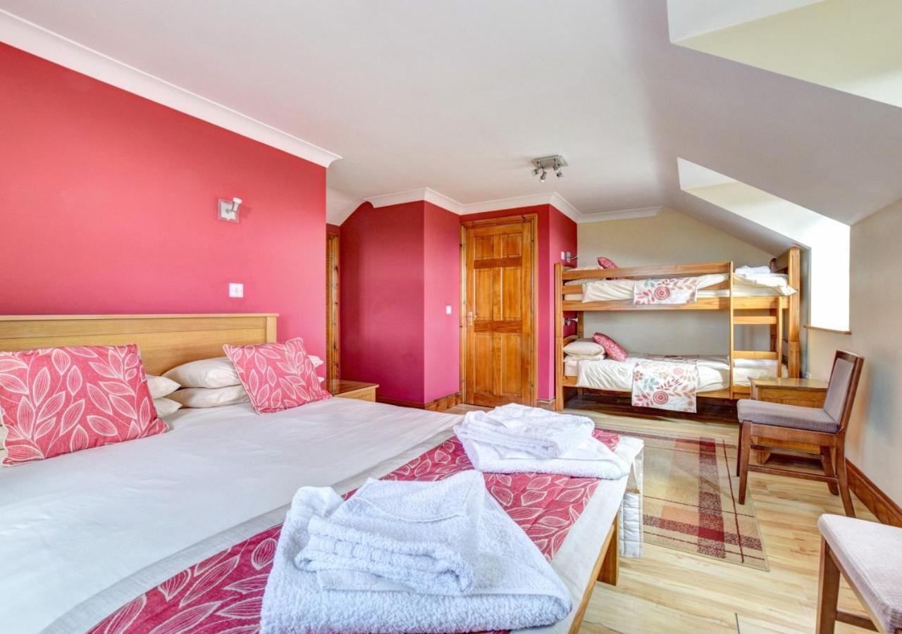 Beudy Bach Villa Lampeter Luaran gambar